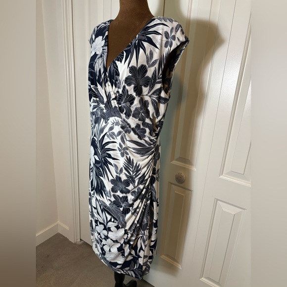 Lauren Ralph Lauren Navy and White Floral Dress Wrap Style Dress, Size 16 - Picture 5 of 10